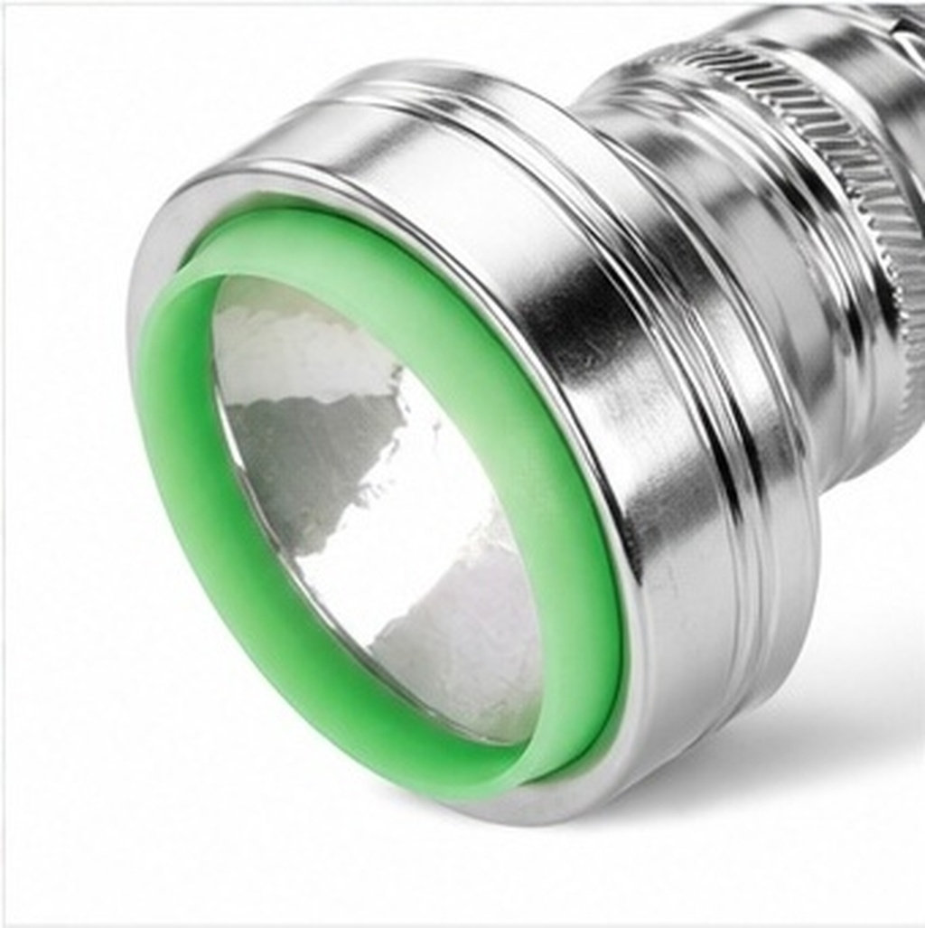 Decor Timeless Lighting - 時代を超越したヴィンテージ懐中電灯。頑丈なアルミニウム製で、レトロなデザイン。屋外での使用や、停電時の非常用ライト、インテリアとしても最適。